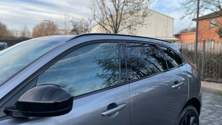 Jaguar F-Pace 2.0 D200 R-Dynamic Black 5dr Auto AWD Diesel Estate